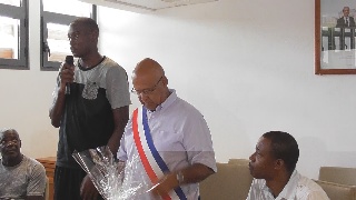 [Vidéo] GUADELOUPE. le Jeune Basketteur Stéphane GOMBAULD un Habissois a intégré L’ASVEL pour la saison prochaine,une réception a été donnée à la mairie de Vieux habitants.