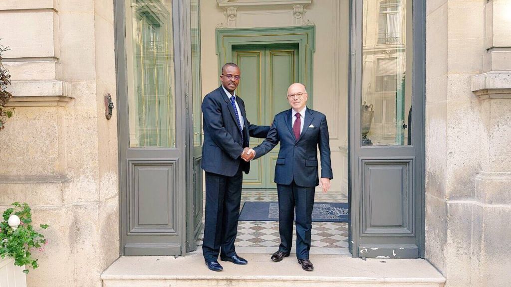 [Vidéo] HEXAGONE. Rencontre à Paris entre Ary CHALUS Président de la Région Guadeloupe et Bernard CAZENEUVE Ministre de l ‘intérieur