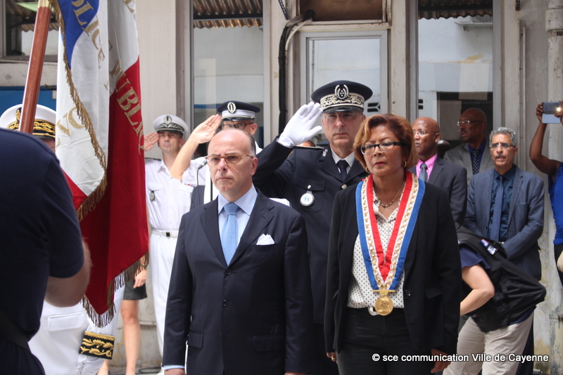 GUYANE. Visite de Bernard CAZENEUVE Ministre de l’Intérieur.