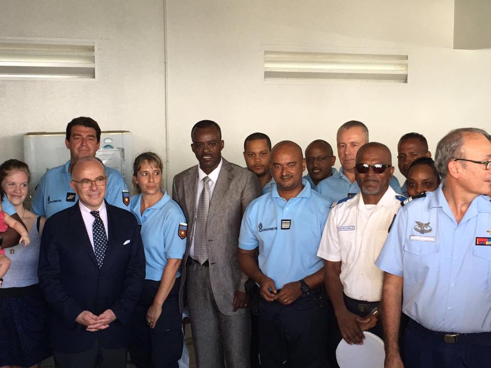 Le Ministre de l intérieur Bernard CAZENEUVE en visite en Guadeloupe annonce le déploiement de 158 gendarmes et policiers d’ici 2018