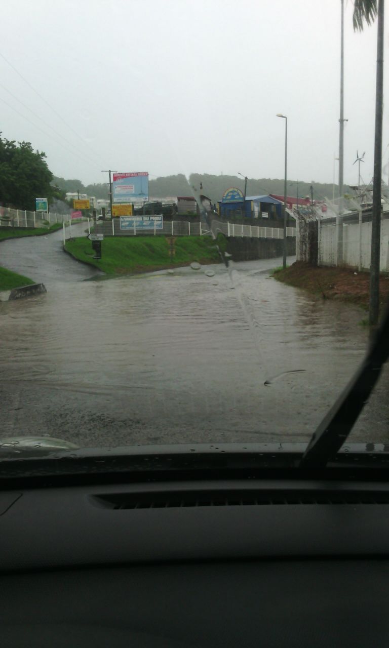 MARTINIQUE. Inondations dans le Sud de la Martinique : L’eau est montée rapidement !(people bokay)