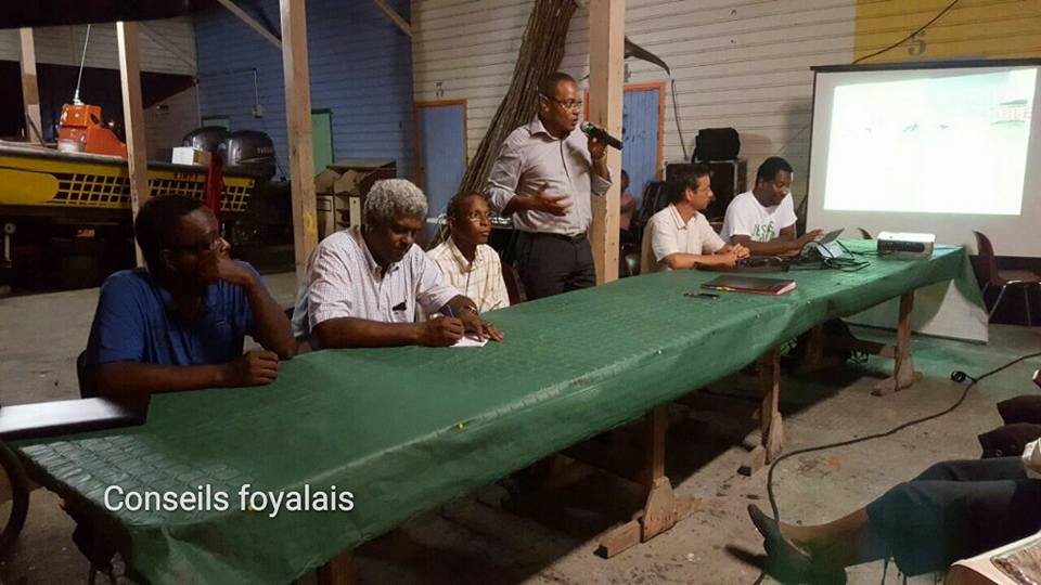 MARTINIQUE. Rencontre entre le Maire de Fort de france et les habitants de Volga plage.