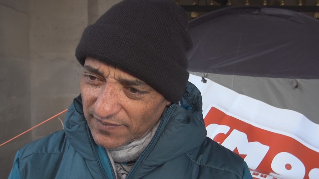 [ Vidéo] Rassemblement dimanche 15 janvier en soutien à Serge ROMANA en grève de la faim depuis 4 jours.