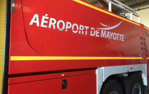 MAYOTTE. Pompiers de l’aéroport : le mouvement se poursuit avec une marche en Petite Terre ce matin (Kwezi)