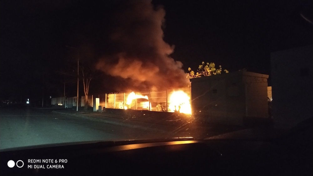 [ vidéo] Tension ce jeudi soir quartier Chaudron .Plusieurs voitures incendiées