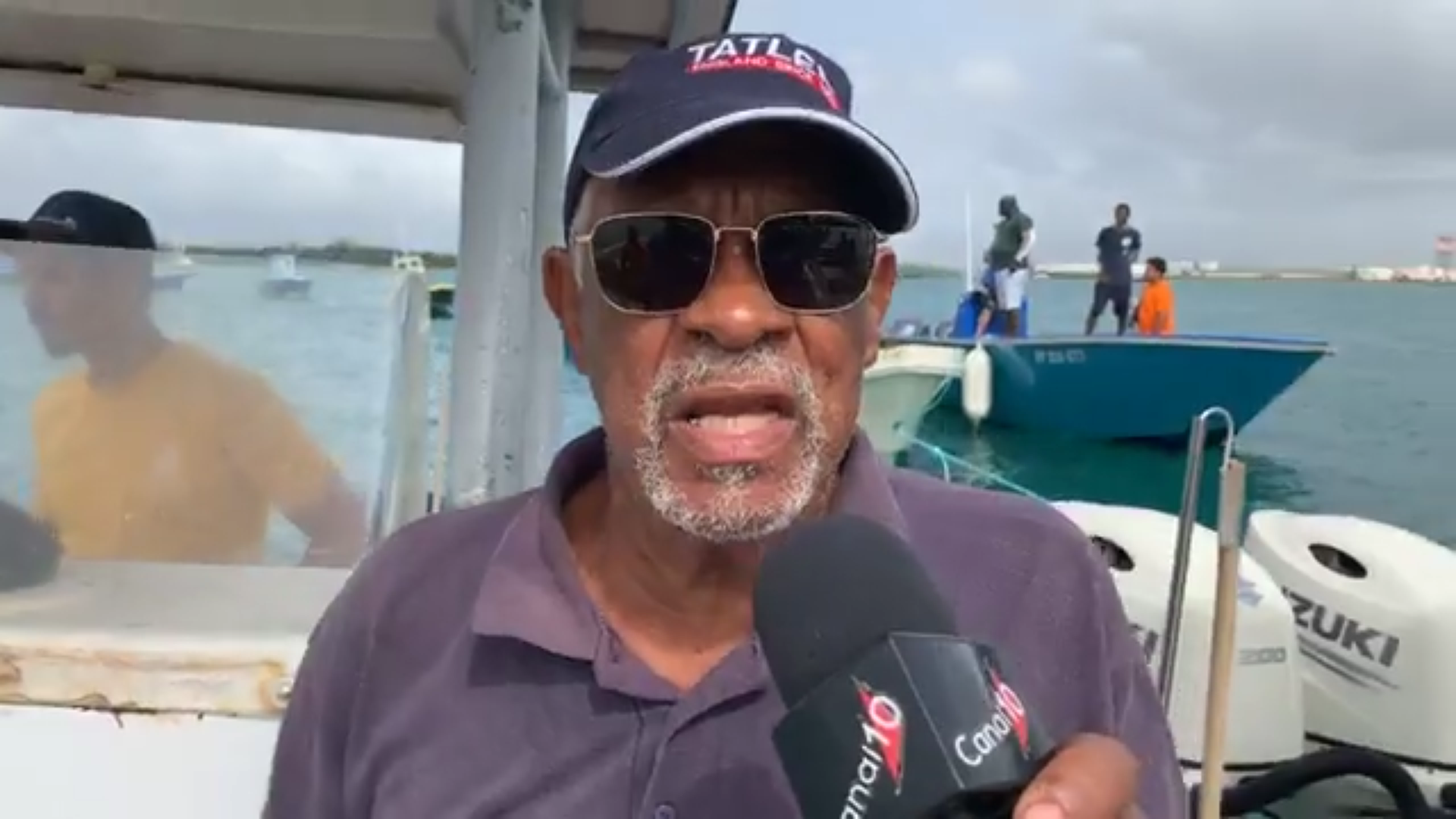 [Vidéo] Onews Guadeloupe. Les marins pêcheurs mécontents bloquent le port de la Darse  en raison du prix des carburants(Canal 10)
