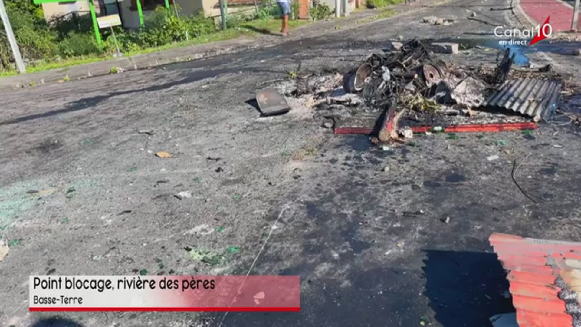 [Vidéo] Onews Guadeloupe. Les images des premiers blocages sur les routes ce lundi.