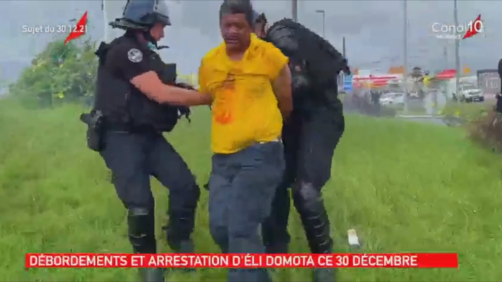 [Vidéo] Onews Guadeloupe. Les images de l arrestation de Élie DOMOTA en marge de la manifestation à Pointe à Pitre.