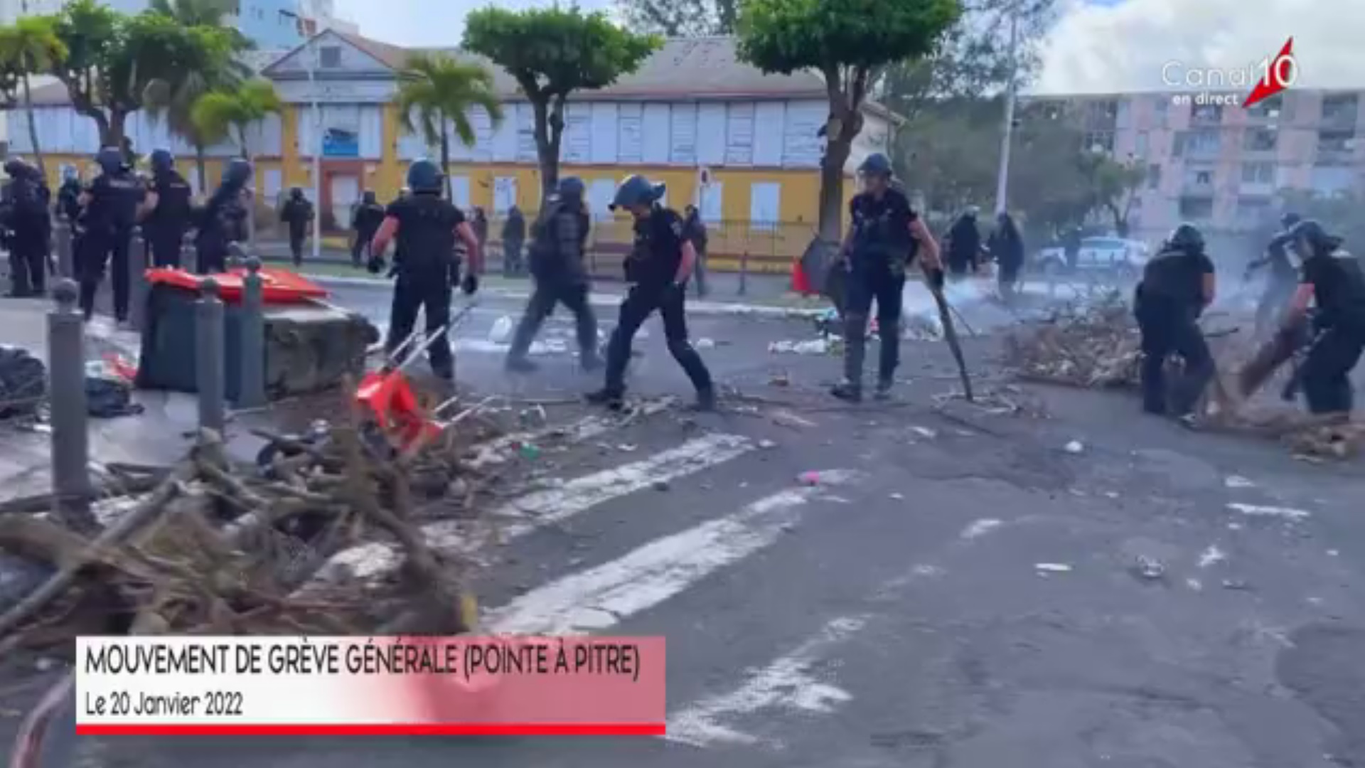 Guadeloupe. Grève générale. Manifestations à Pointe à pitre. La police demande d éviter le secteur