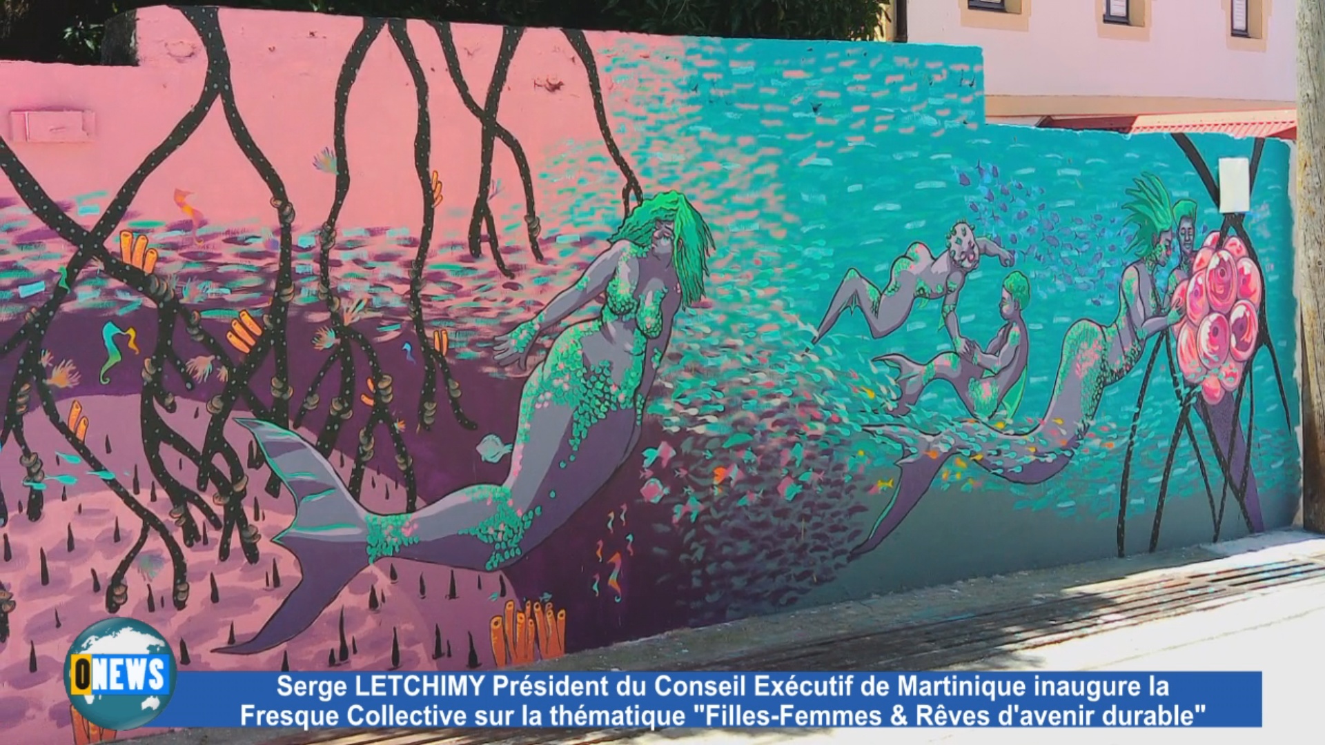[Vidéo] Martinique Inauguration d une fresque au Carbet par serge LETCHIMY