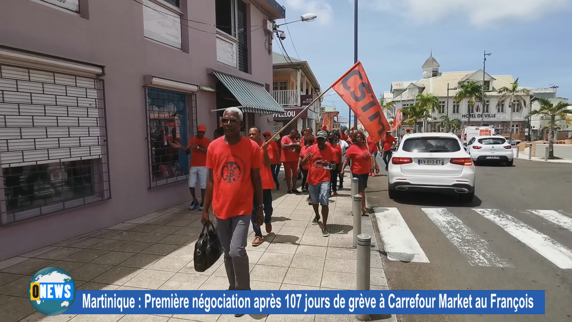Martinique 1ère négociation à Carrefour Market au François après 107 jours de grève
