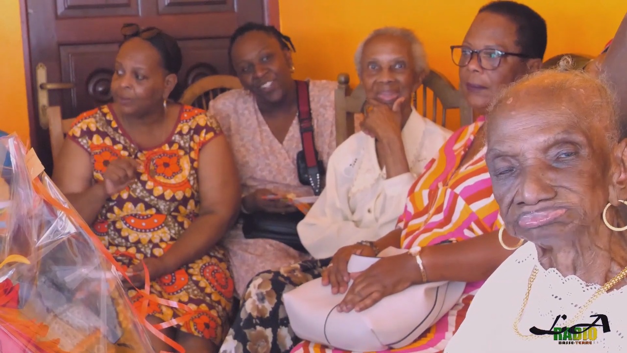 [Vidéo] Guadeloupe. Ange Marie COSAQUES fête ses 110 ans à Gourbeyre