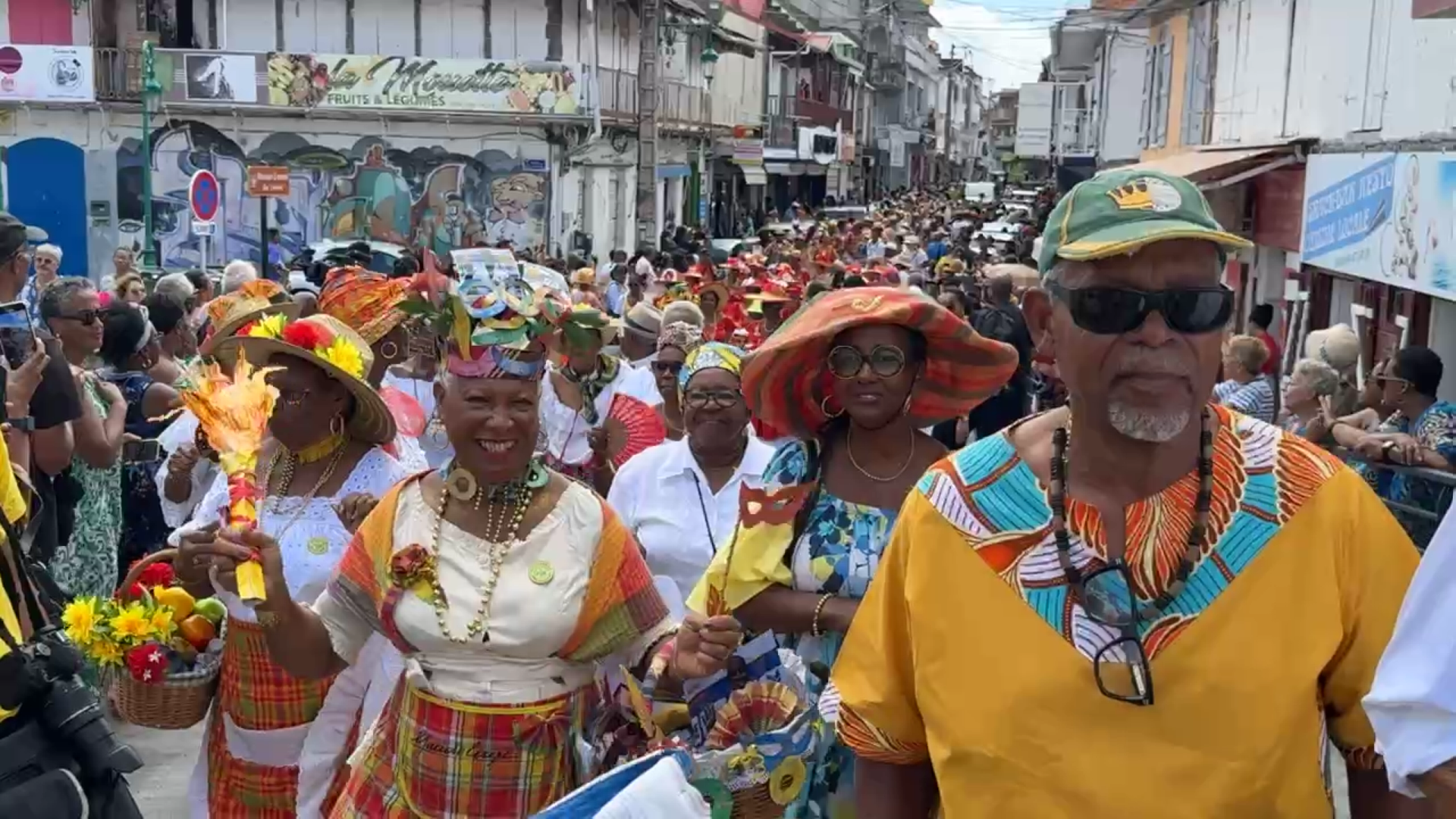 Guadeloupe. Carnaval. Déflé des Marchandes