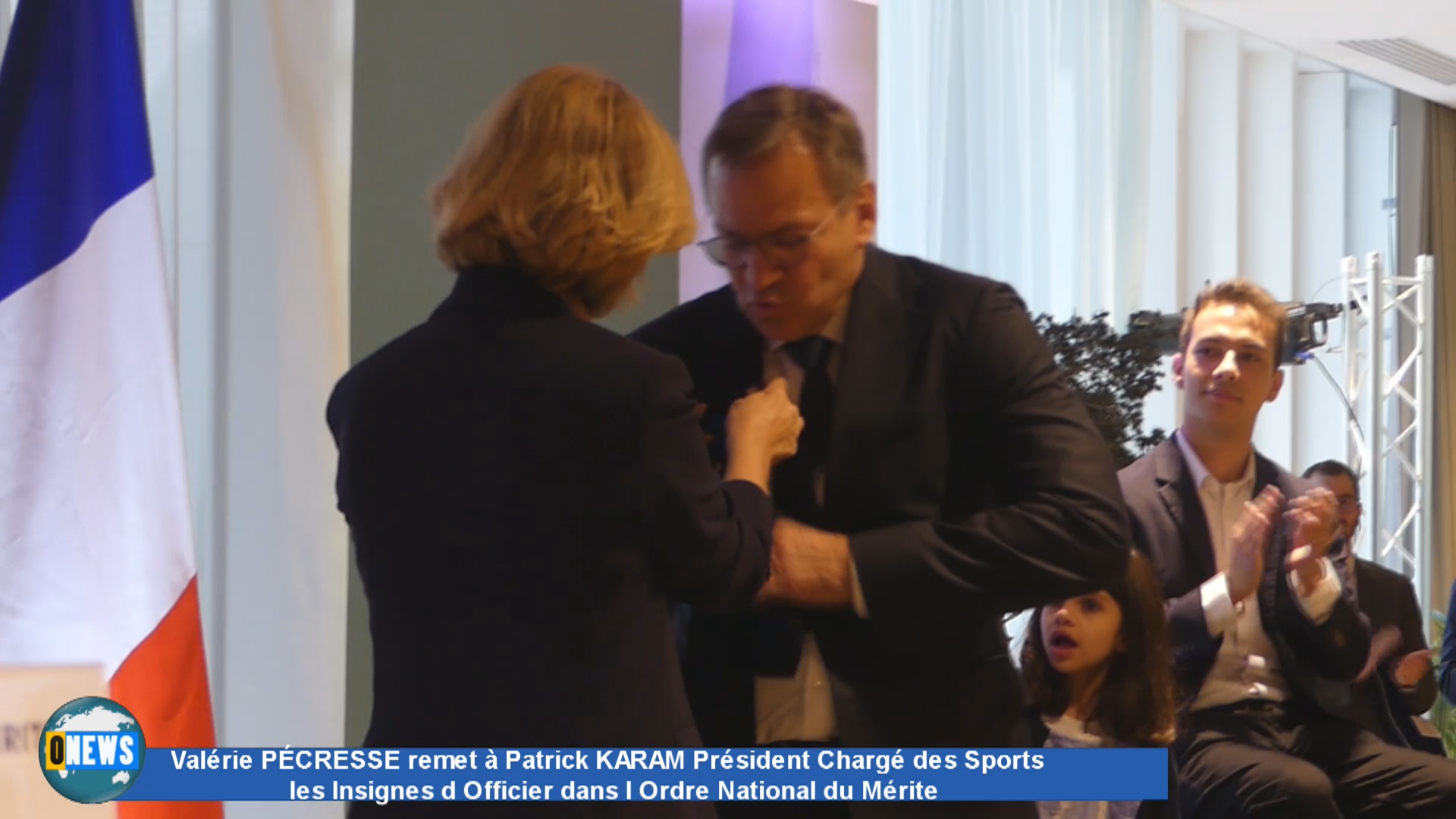 alérie PÉCRESSE remet à Patrick KARAM les Insignes d Officier dans l Ordre National du Mérite