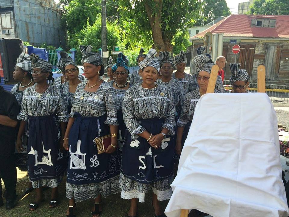 [Vidéo] GUADELOUPE. Une très belle plaque a été dévoilée pour le 100 ème anniversaire des cuisinières.