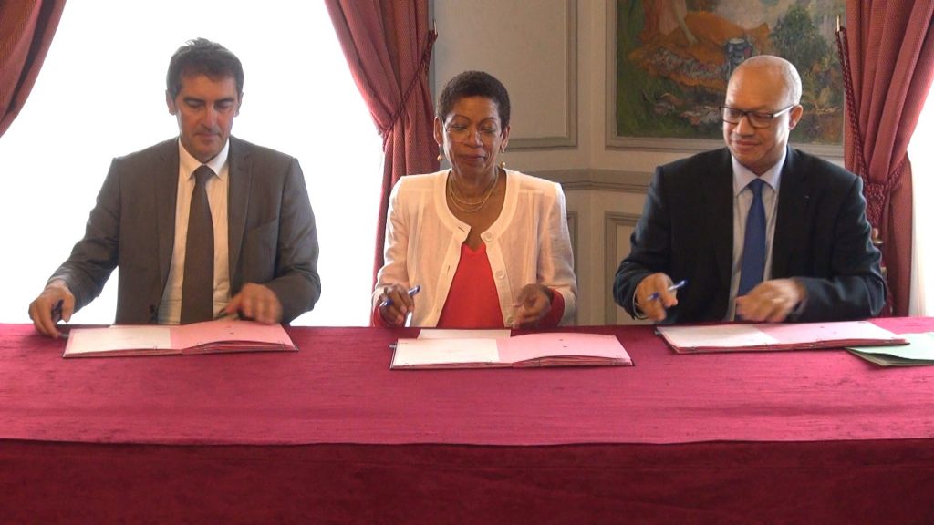 HEXAGONE. Signature de l’accord-cadre national 2016-2018 entre LADOM et Pôle emploi.