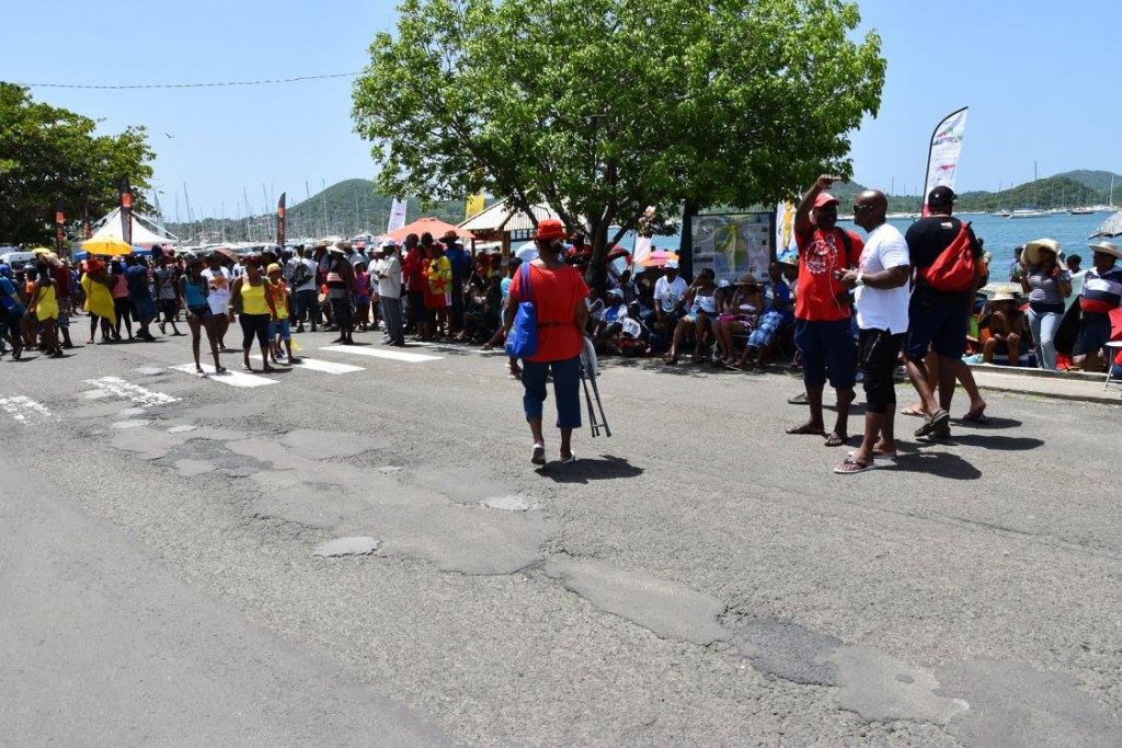 MARTINIQUE. Arrivée dela 2ème étape du tour des yoles au Marin