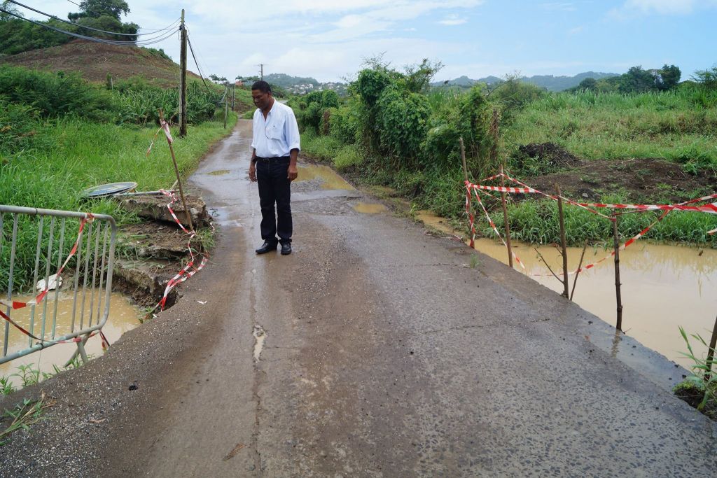 MARTINIQUE. Le François une partie de la route de Mansarde en cours de rénovation.