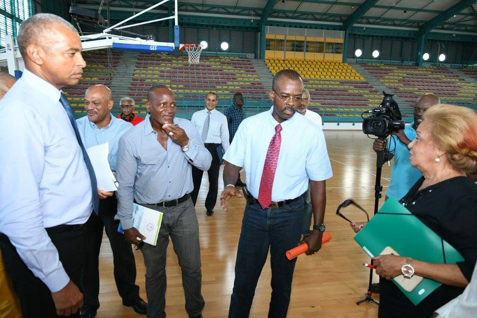 GUADELOUPE. Travaux de modernisation du Hall des sports de Rivière des Pères, à Basse- Terre.