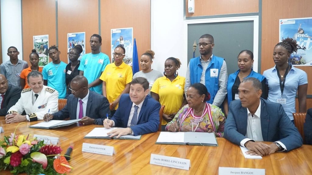 GUADELOUPE. Signature de la convention État-Région pour le recrutement de 300 jeunes en service civique