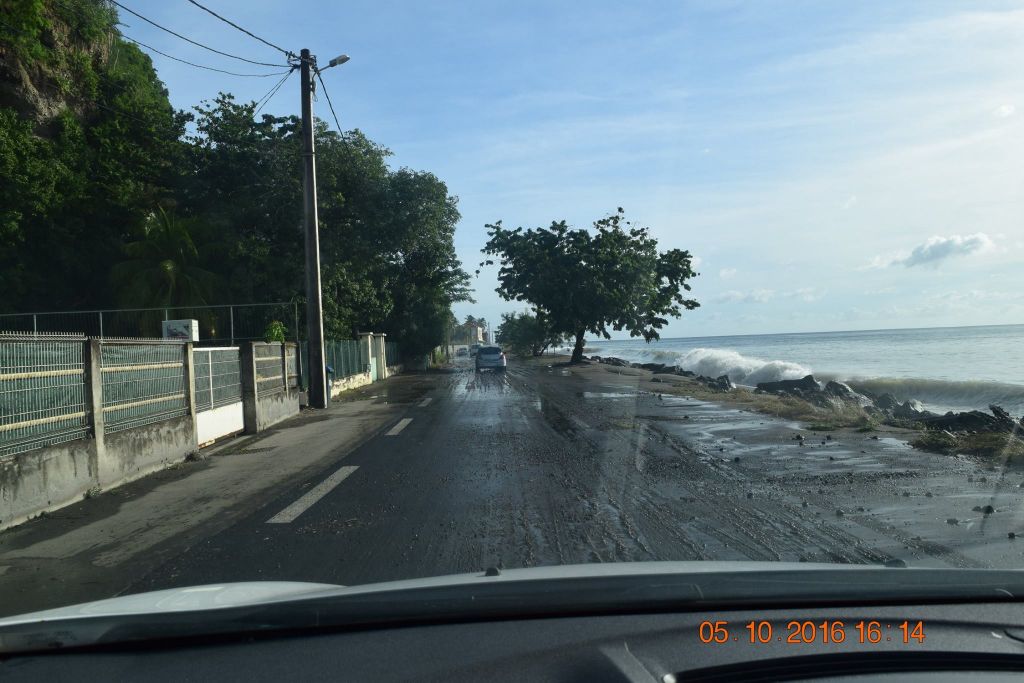 MARTINIQUE. Intervention sur le réseau routier en raison d’une forte houle.