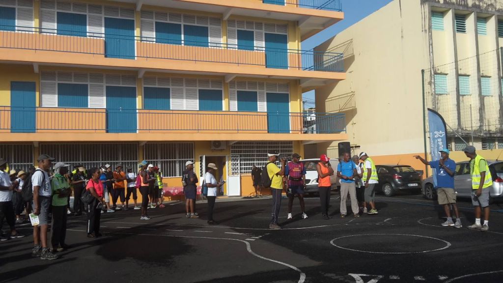 MARTINIQUE.  Randonnée au cœur des quartiers de Morne Calebasse et Montgérald – – –