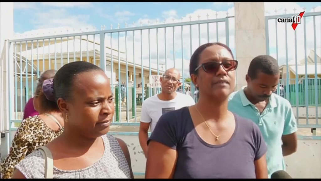 [Vidéo]GUADELOUPE. Mécontentement dans un collège à Baie mahault (canal 10)