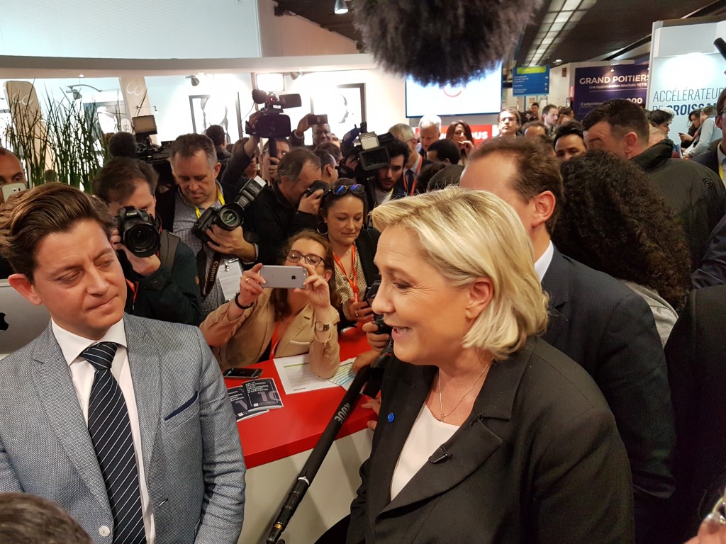 HEXAGONE. Marine Le PEN candidate à l élection présidentielle au salon des entrepreneurs.