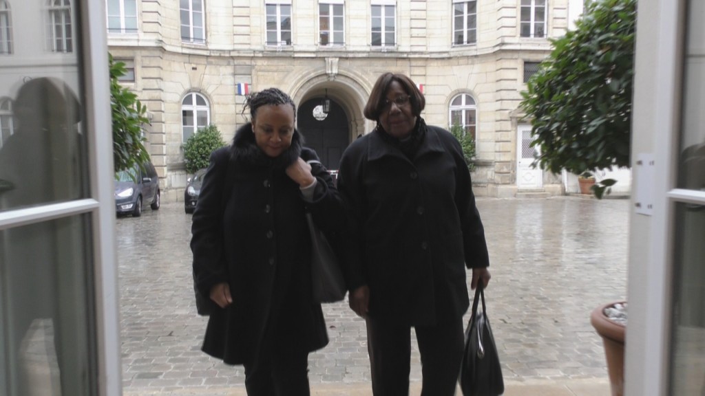 [Vidéo] HEXAGONE. Rencontre à Paris entre Jeanny MARC Maire de Deshaies et le Ministre des Outre mer Ericka BAREIGTS.