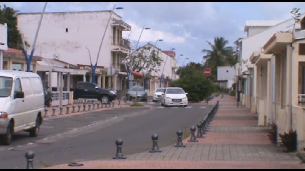 [Vidéo]GUADELOUPE. Divergences entre Dr ETZOL Maire de Grand  Bourg et le Conseil Régional et Départemental.