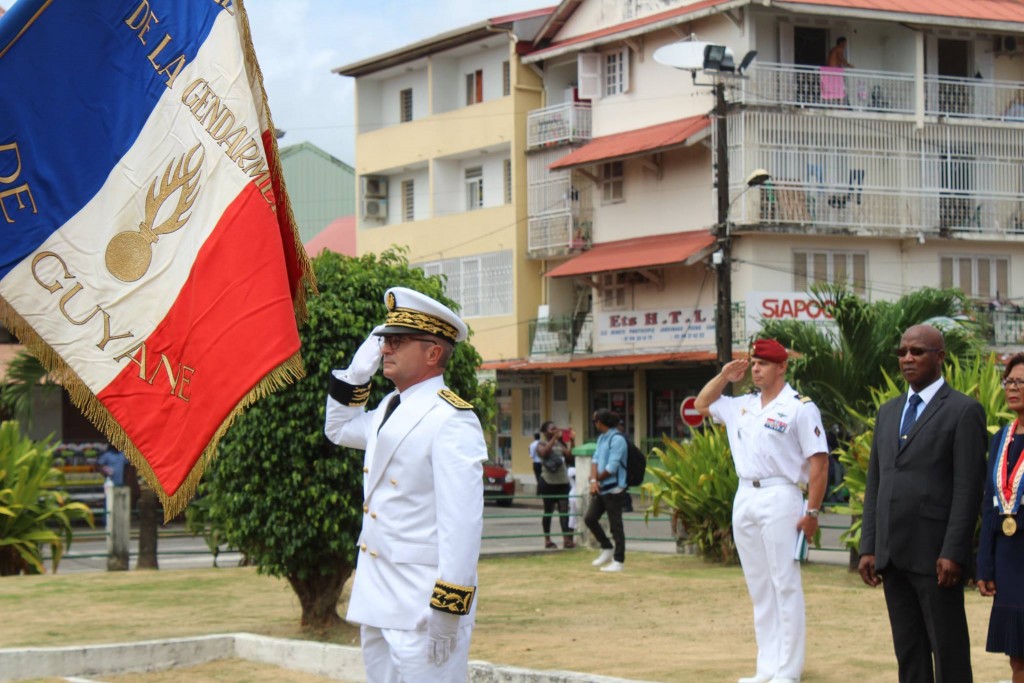 GUYANE. Patrice FAURE le nouveau préfet a pris es fonctions (Source radio péyi) GUYANE. Patrice FAURE le nouveau préfet a pris es fonctions (Source radio péyi)
