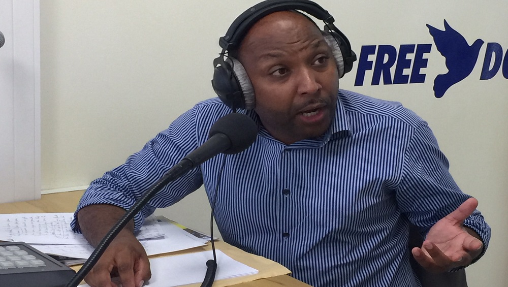 REUNION. Thierry Robert se lance en radio (Source freedom)