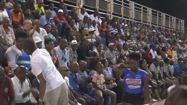 [Vidéo] GUADELOUPE. 1ère rencontre de Foot ball sur le stade José BADE à Capesterre Marie Galante