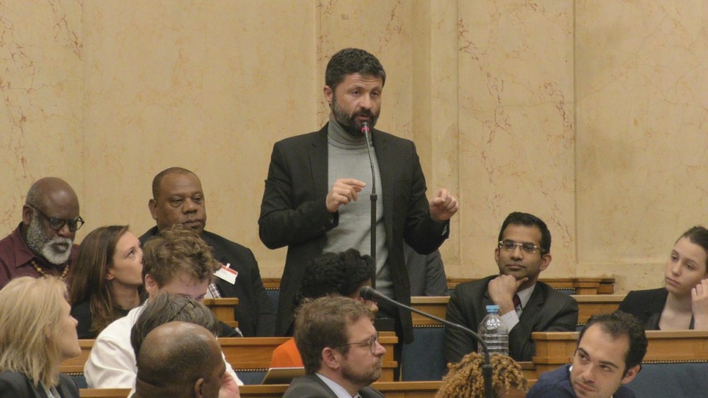 [Vidéo] HEXAGONE. Réforme Constitutionnelle et Collectivités d Outre mer (Suite)