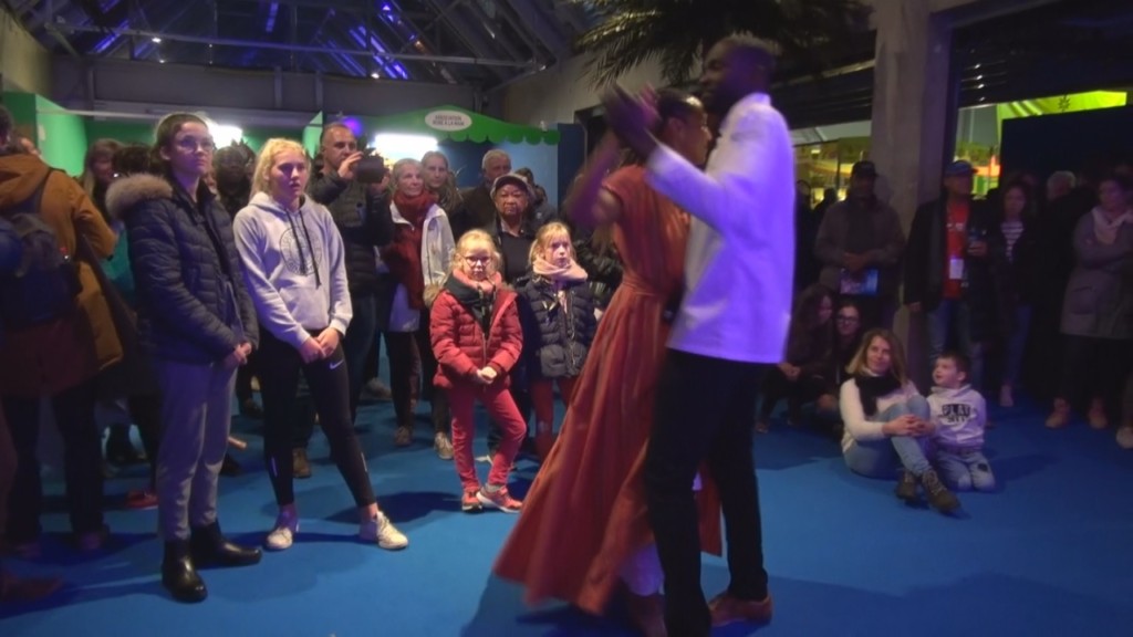 [Vidéo] HEXAGONE. Spéciale route du Rhum à saint Malo (Ambiance sur le pavillon Guadeloupe.)