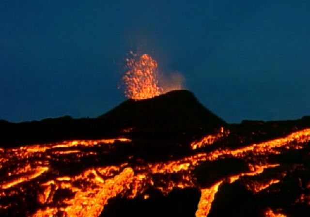 REUNION. Piton de la Fournaise : passage en alerte 1 éruption probable à brève échéance