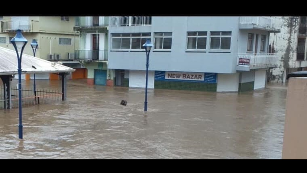 [Vidéo] Martinique. Plusieurs communes sont inondées en raison de fortes pluies (images internautes)