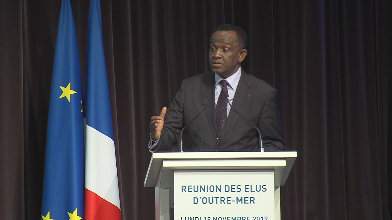 [Vidéo] ONEWS .Congrès des Maires. François Baroin Président de l Association des Maires de France et Saïd Omar OILI Président Association des maires de Mayotte