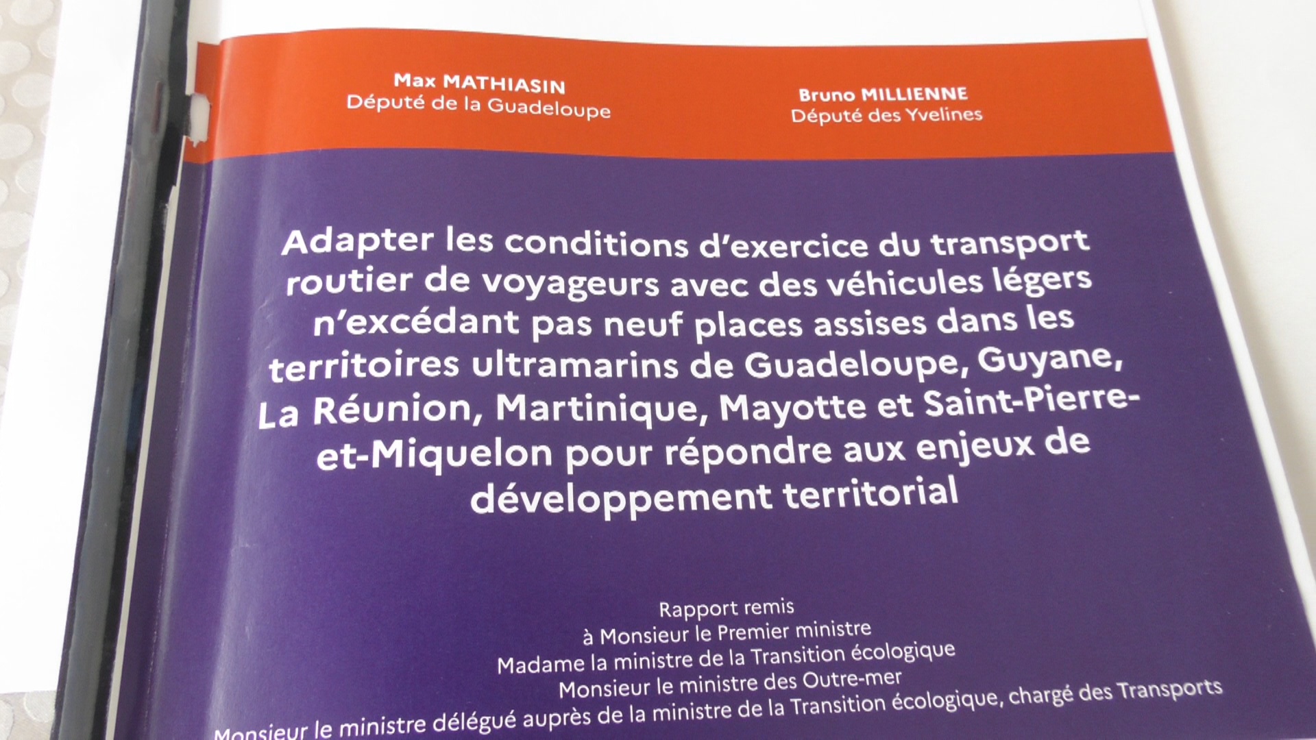 [Vidéo] Onews Hexagone. Rapport remis sur le Transport léger de personnes en Outre mer par Max MATIASIN et Bruno MILLIENNE