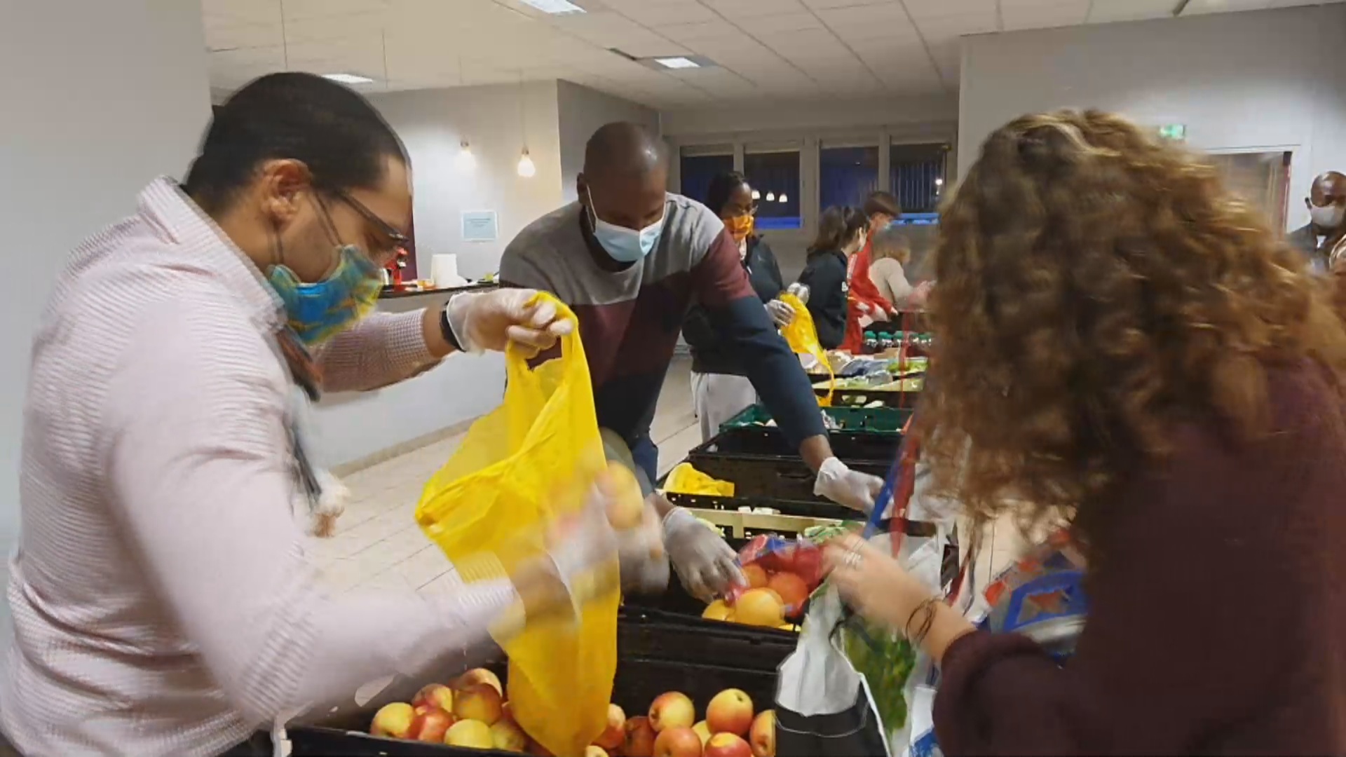 [Vidéo] Onews Lyon. Confinement La Maison des Outre mers distribue des colis repas aux étudiants en difficulté