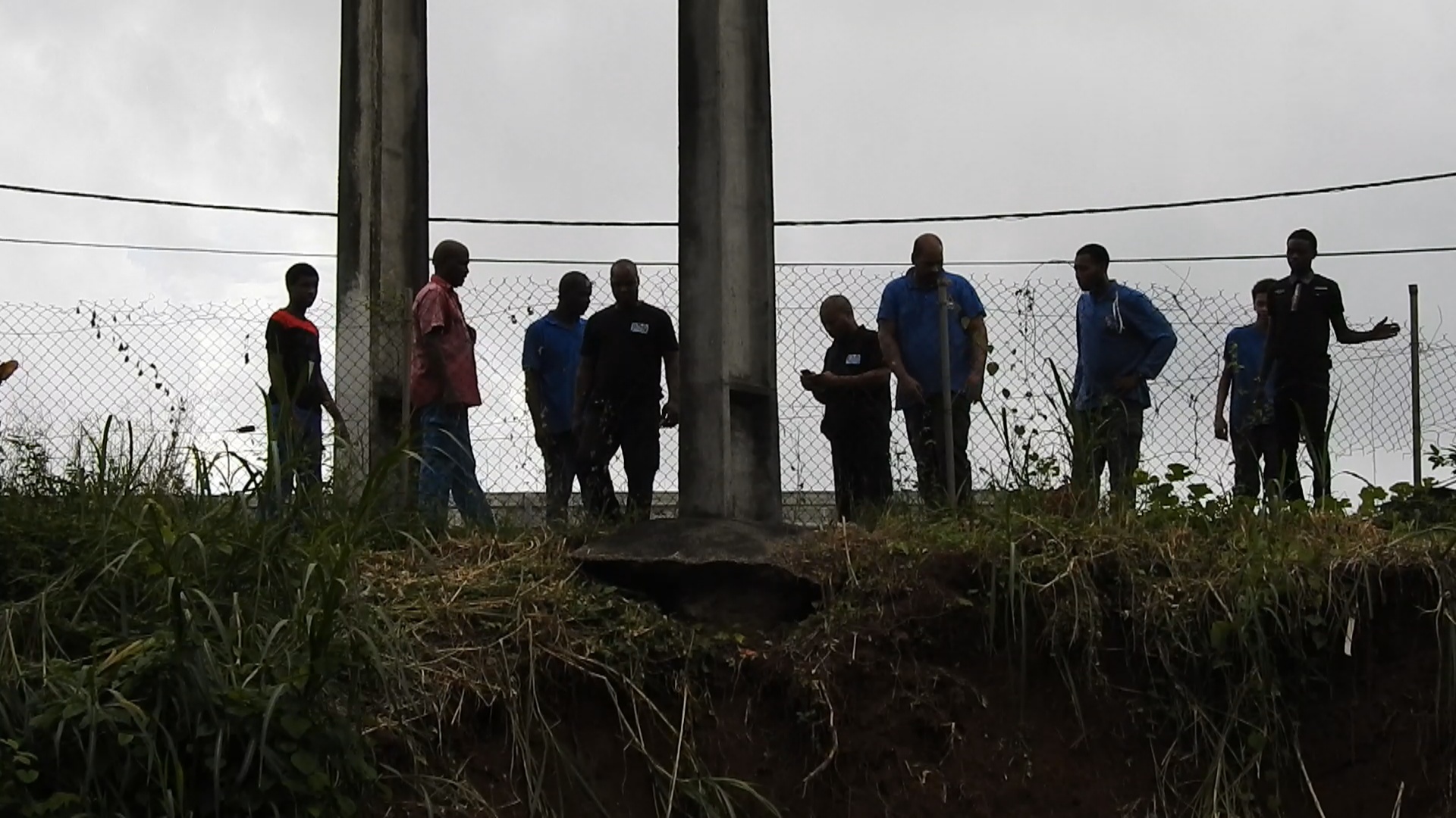 [Vidéo] Onews Martinique. Intempéries des habitants craignent l affaissement de 2 poteaux éléctriques