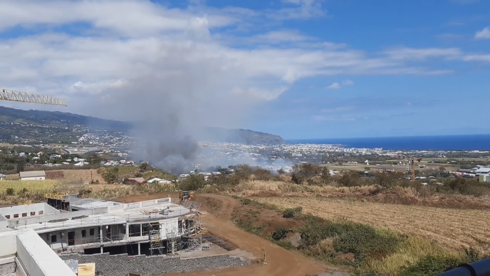 [Vidéo] Onews Réunion. Flash spécial incendie (Images Radio Freedom)