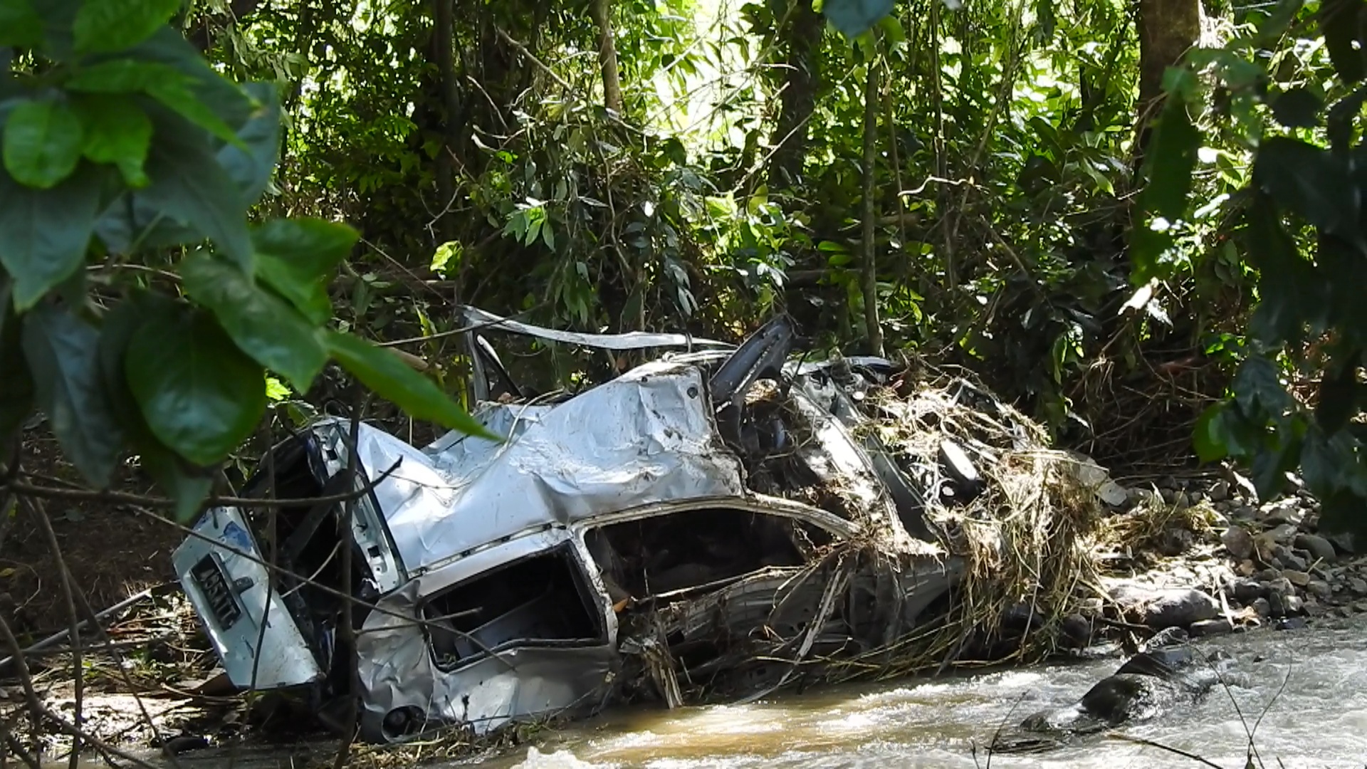 [Vidéo] Onews Martinique. Inondations une personne portée disparue à Sainte Marie