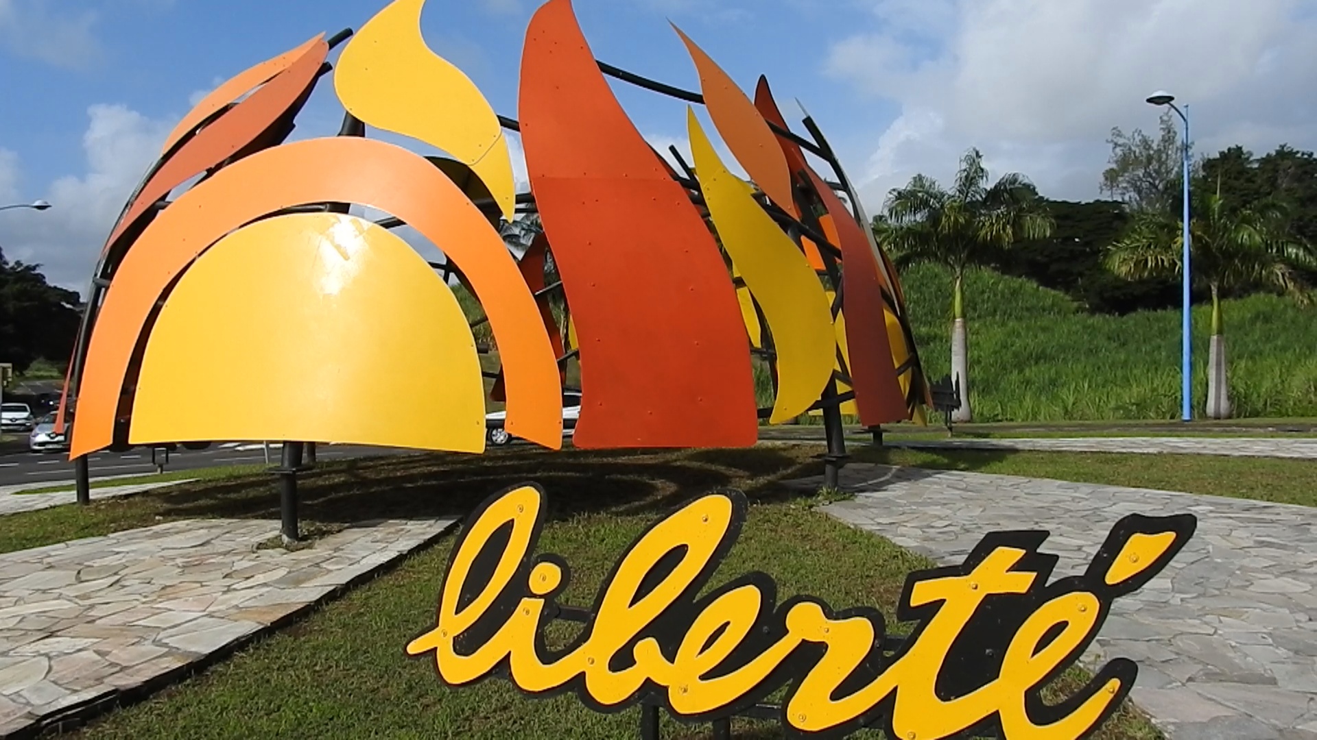 [Vidéo] Martinique. Inauguration à Trinité de l’œuvre monumentale La Flamme de la Liberté