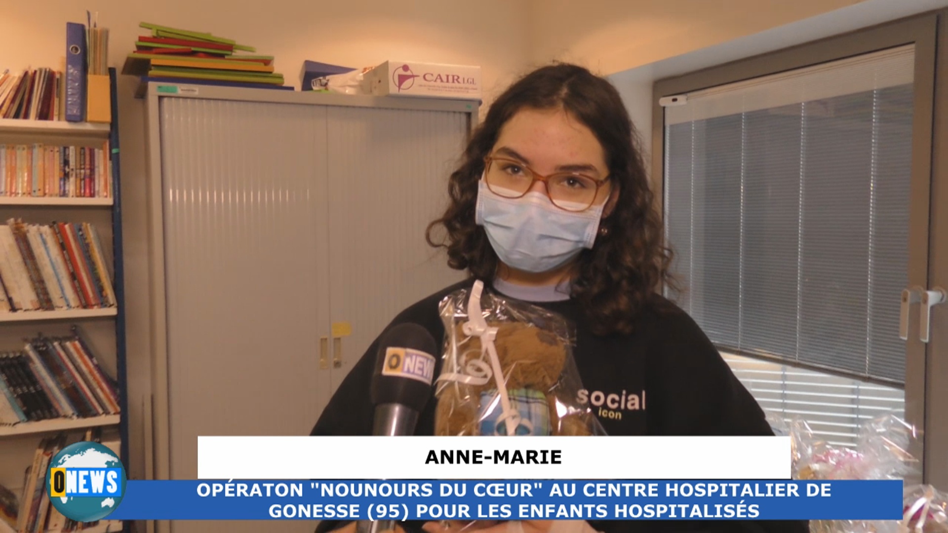 [Vidéo] Onews Hexagone. Opération  « Nounours du Coeur » du coeur. Remise d un nounours à des enfants malades à Hôpital de Gonesse