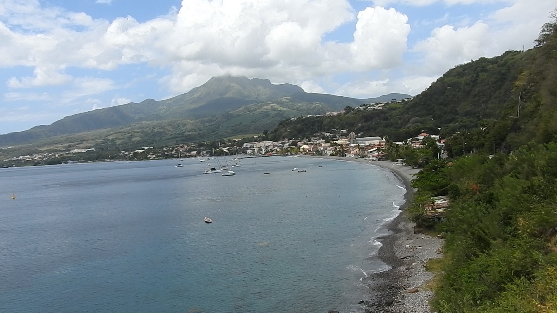 Onews Martinique. Éventuelle éruption de La montagne Pelée. Rencontre avec le Maire de Saint Pierre Christian RAPHA