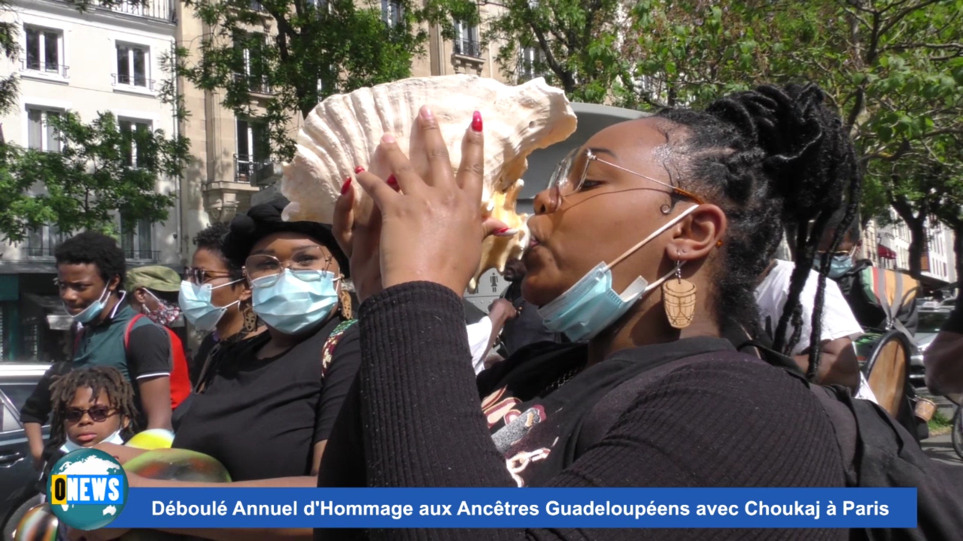 [Vidéo] Onews Hexagone. Déboulé à Paris en Hommage aux Ancêtres victimes de l esclavage avec choukaj