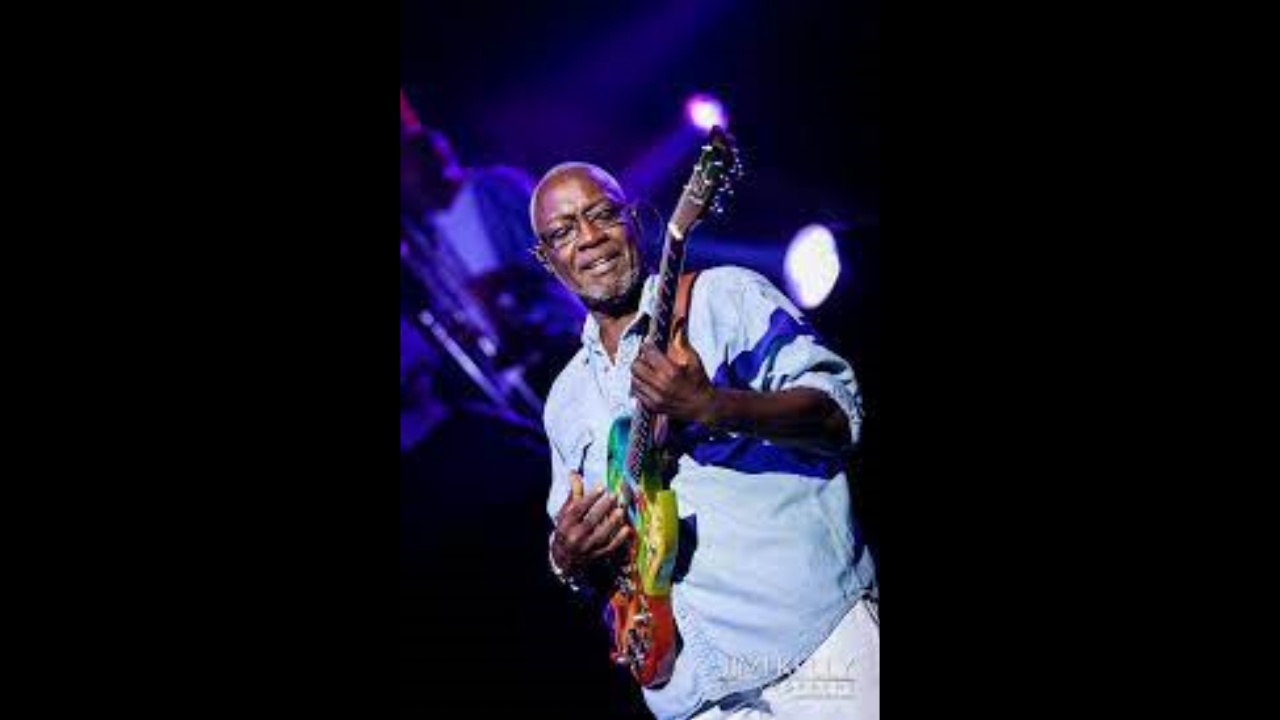 [Vidéo] Le chanteur et guitariste de Kassav Jacob DESVARIEUX  atteint du Covid en réanimation