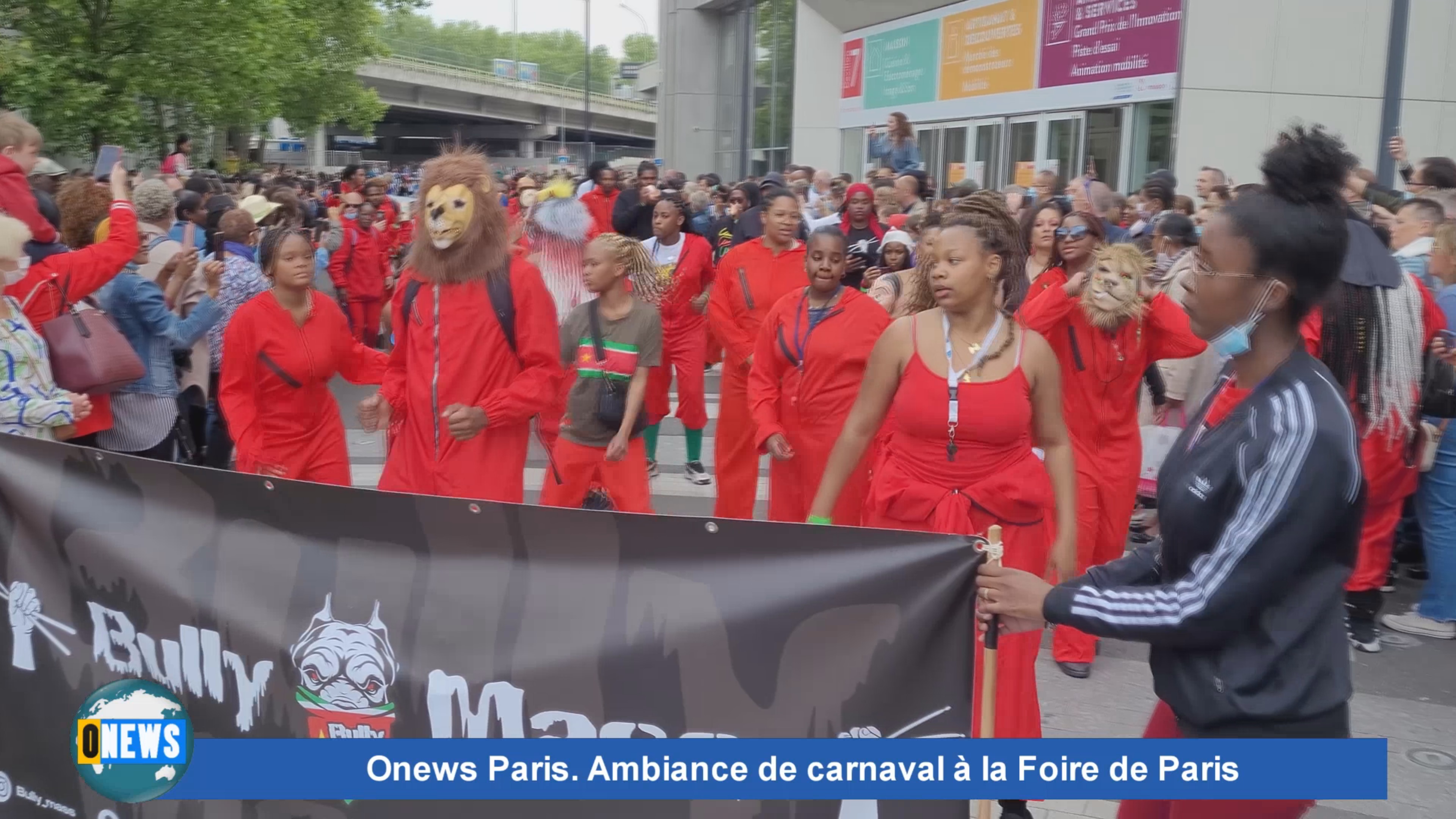 [Vidéo] Onews Paris Ambiance de carnaval à la Foire de Paris