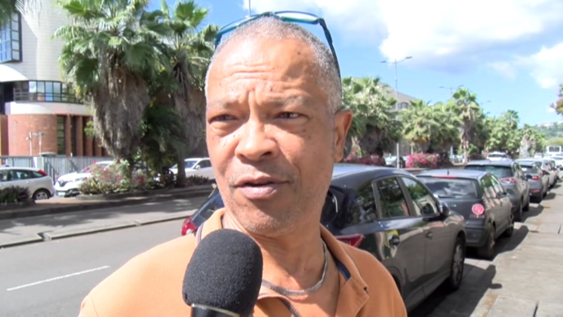 [Vidéo] Martinique. Chloredecone. Faut il faire payer les planteurs (Micro trottoir Kmt)